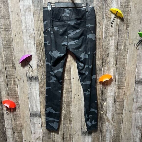 Athleta Contender Camo Leggings 7/8 - Picture 3 of 12